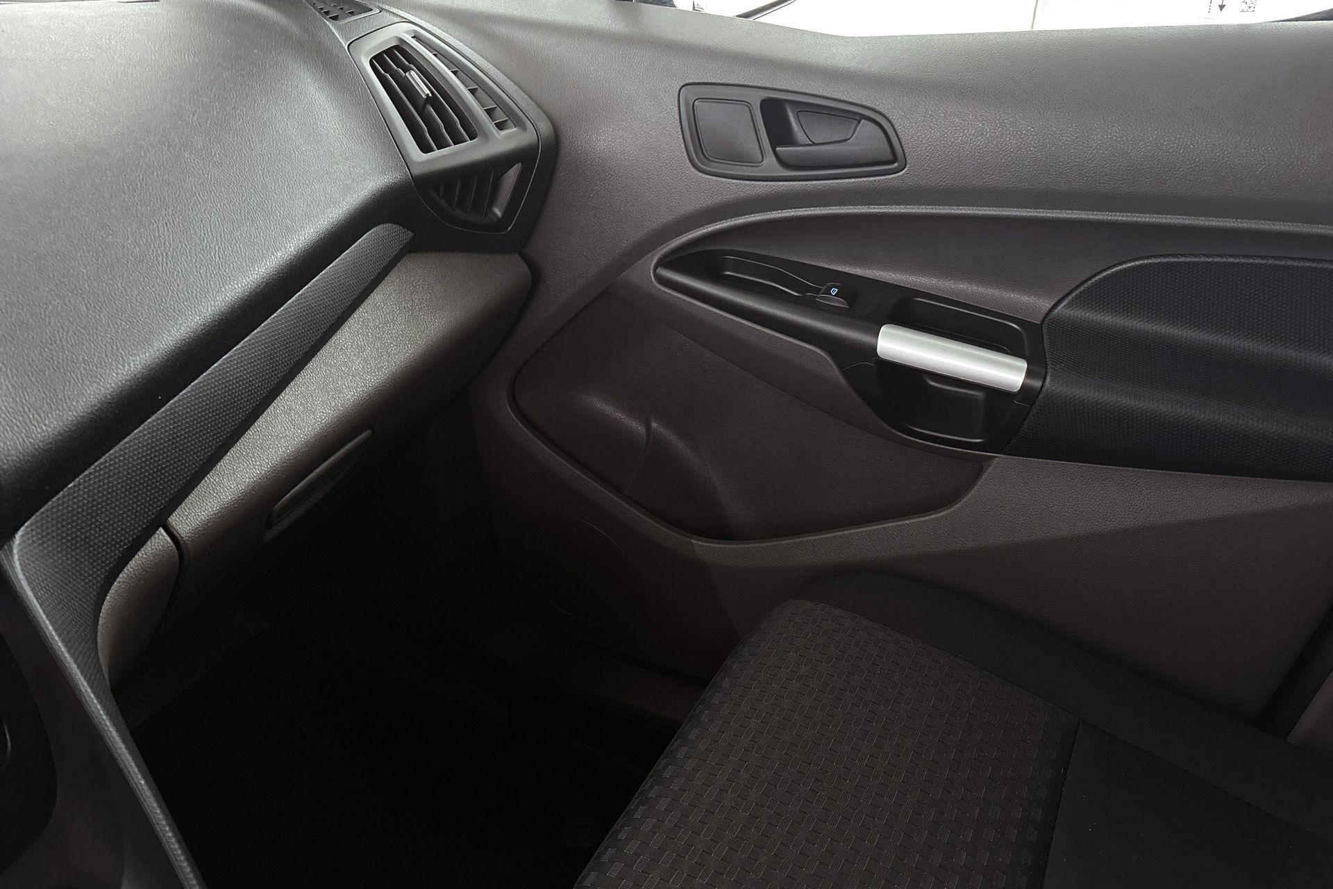 Ford Transit Connect (33)