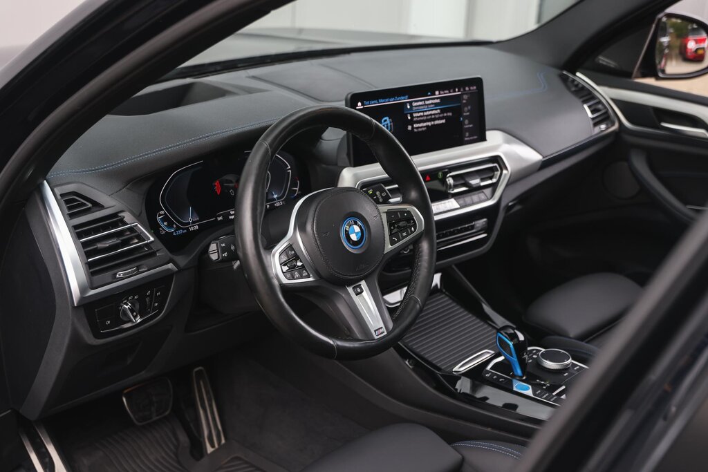 BMW iX3 10