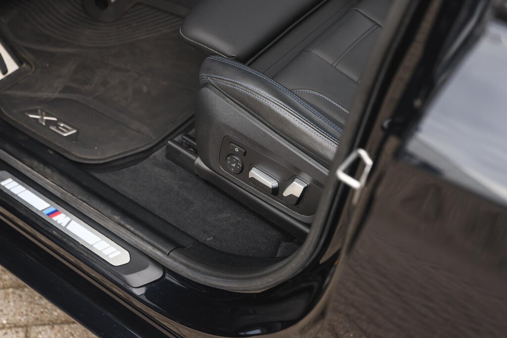 BMW iX3 15