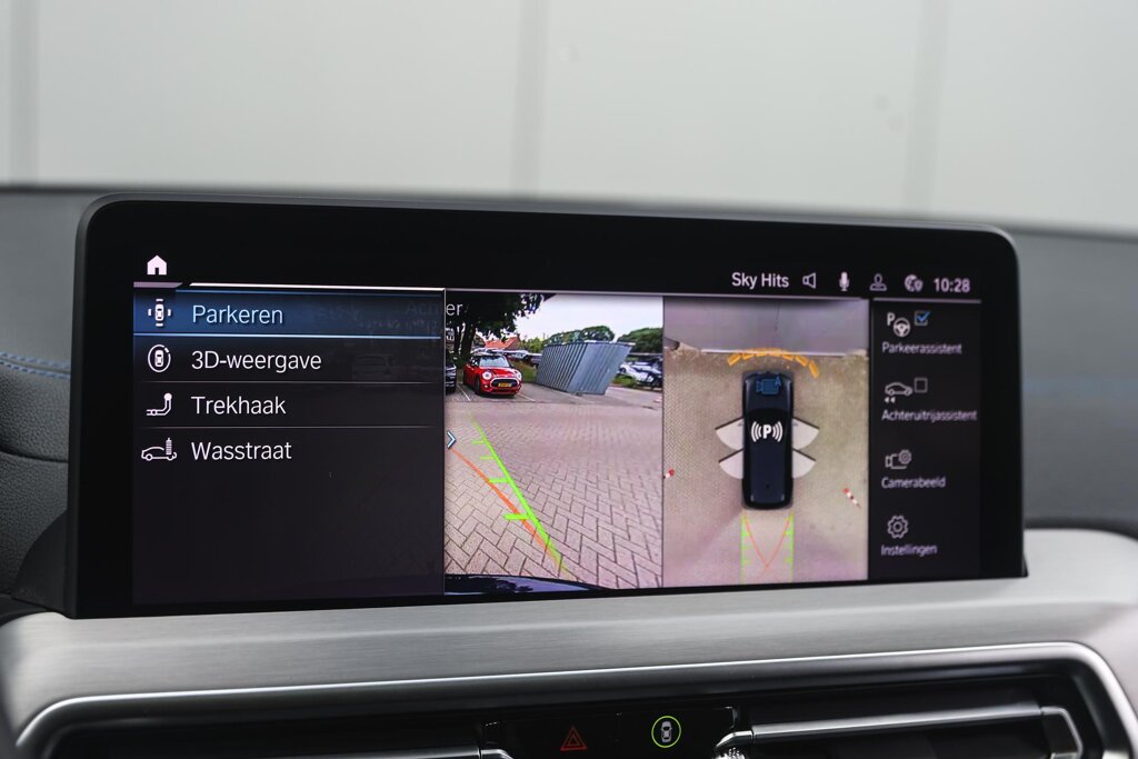 BMW iX3 23