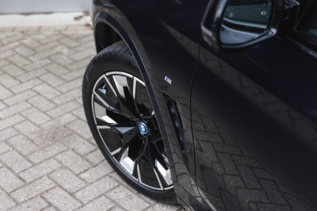BMW iX3 35