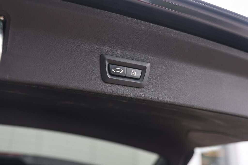 BMW iX3 39