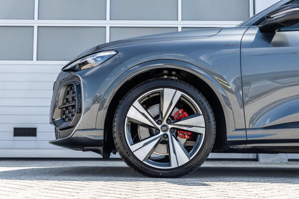 Audi Sport wielen 21 ", 5-arm-Split, zwart metallic, glansgedraaid