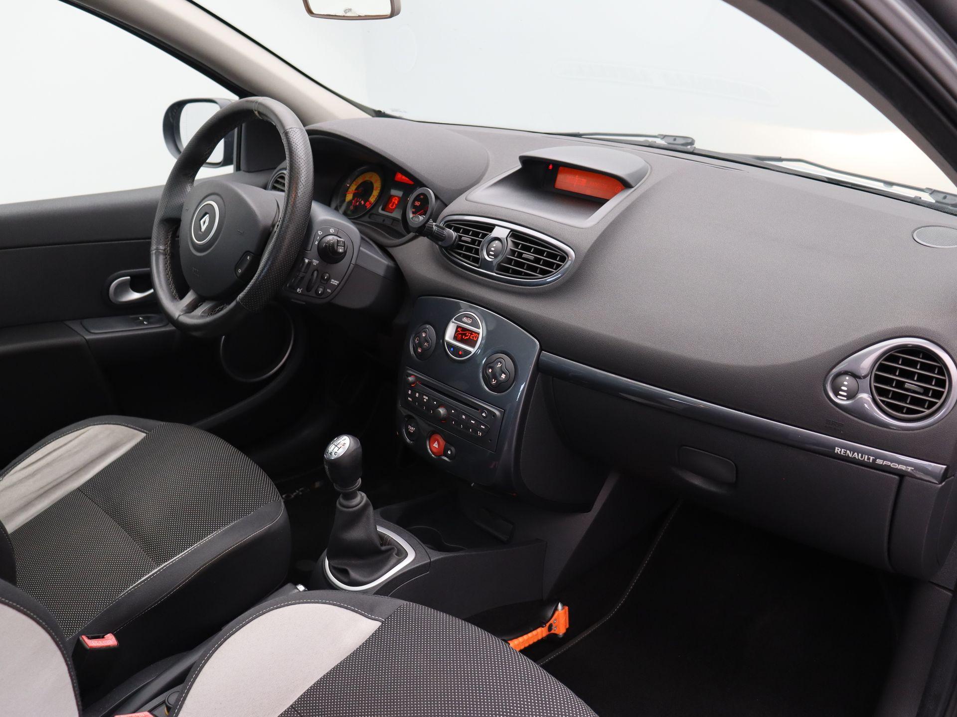 Renault Clio 2.0 RS - Afbeelding 9