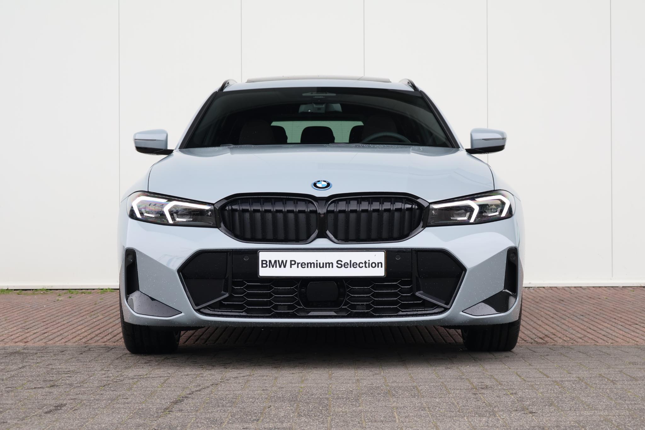 BMW 3-serie Touring 330e - Afbeelding 2