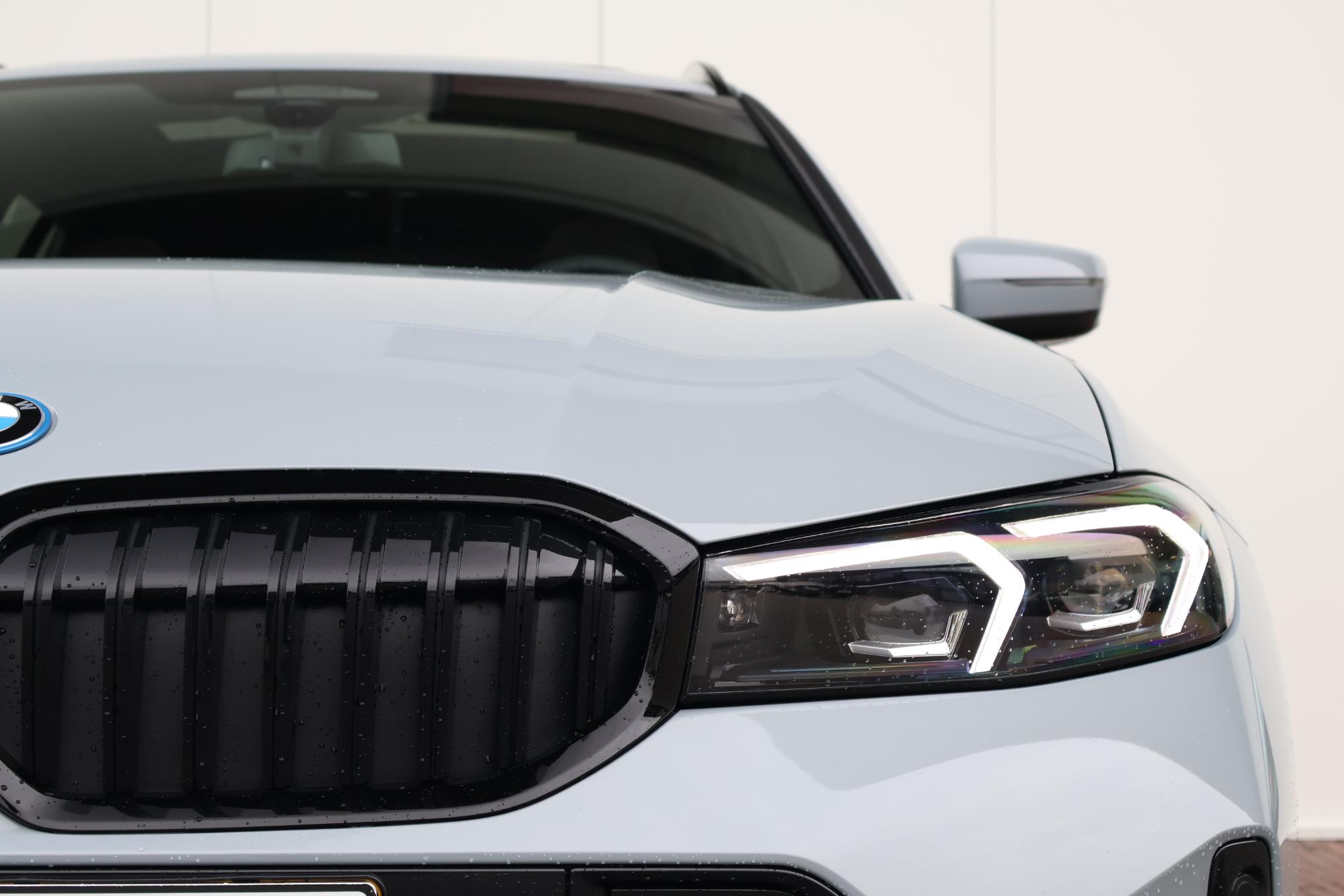 BMW 3-serie Touring 330e - Afbeelding 3