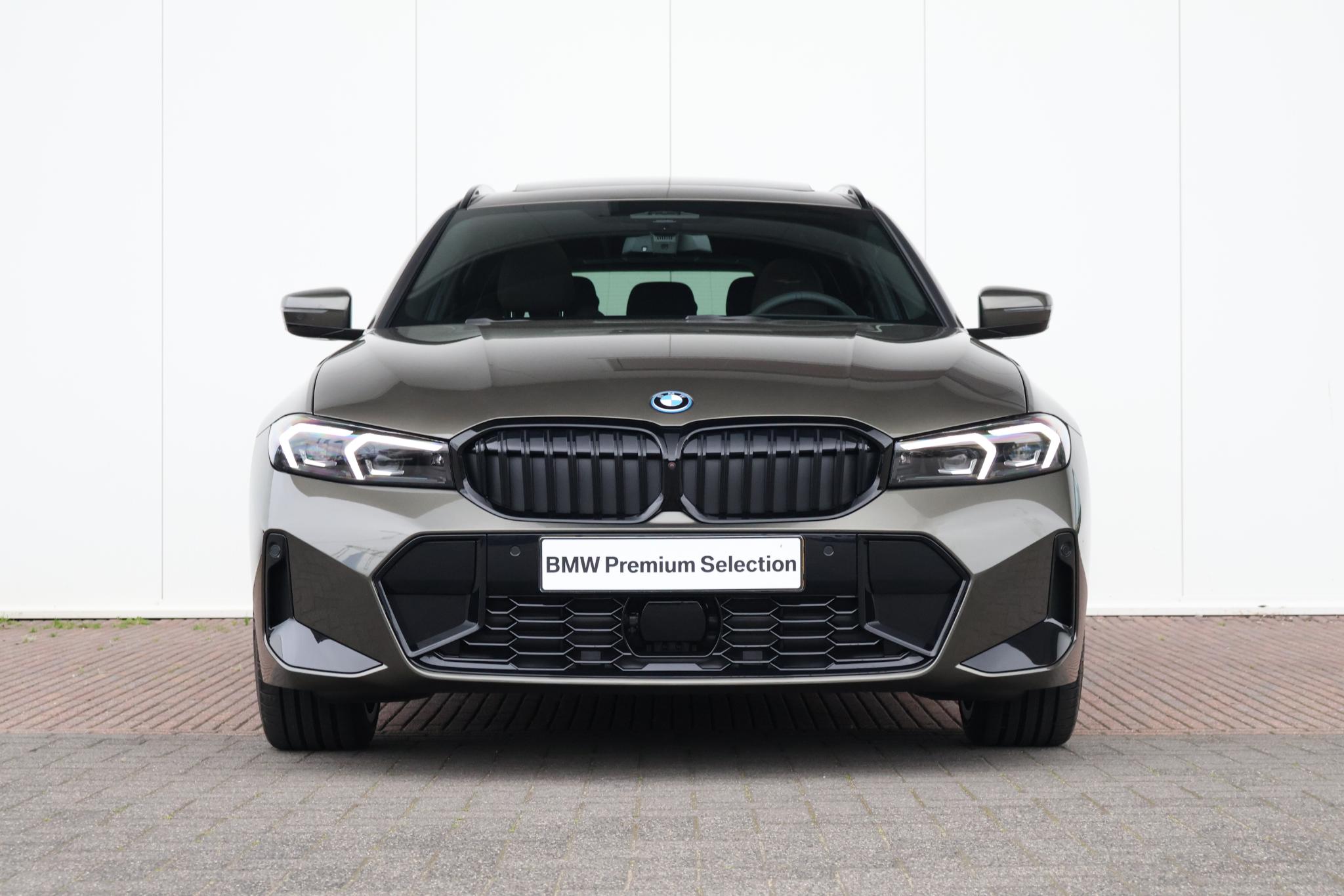 BMW 3-serie Touring 330e - Afbeelding 2