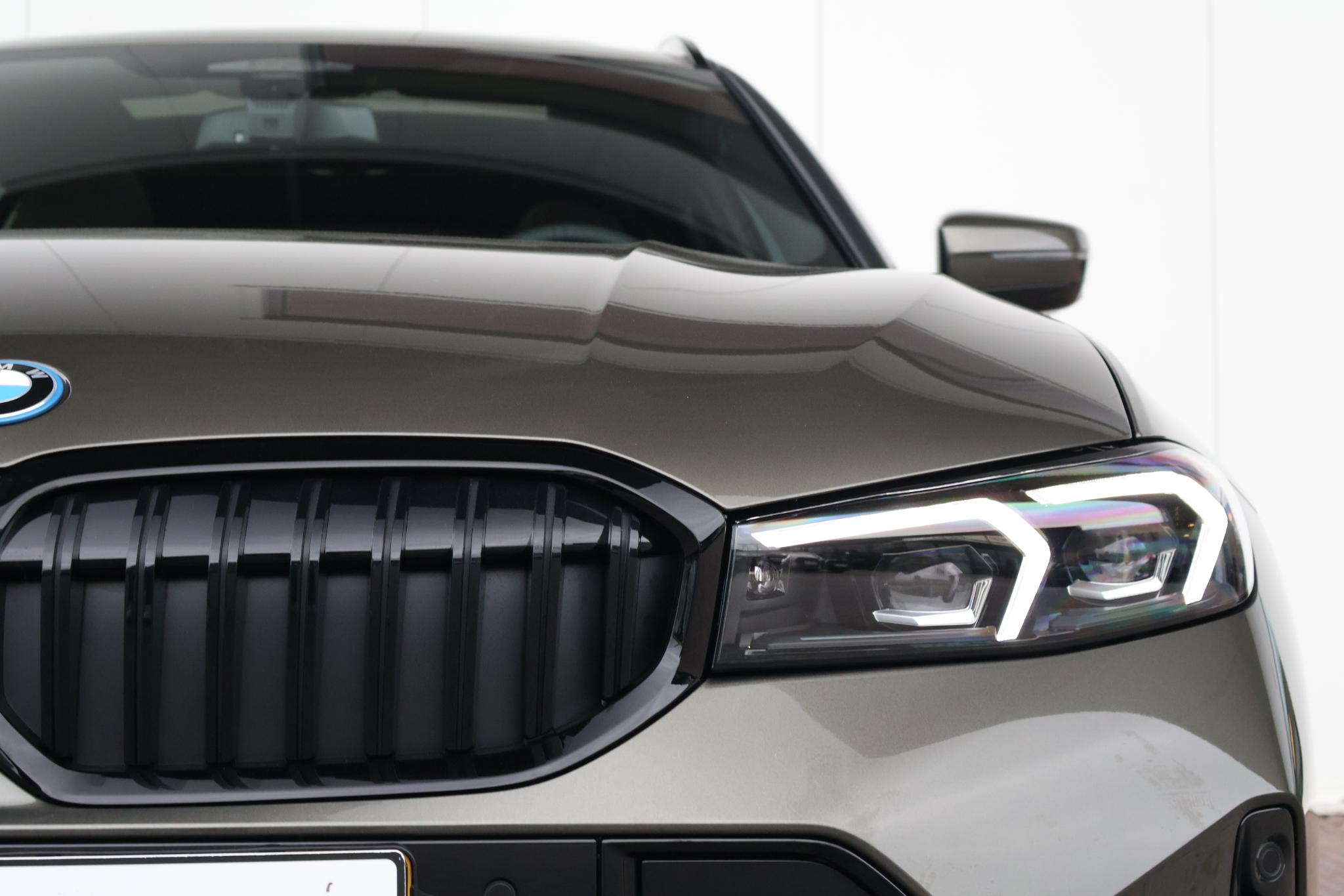 BMW 3-serie Touring 330e - Afbeelding 3