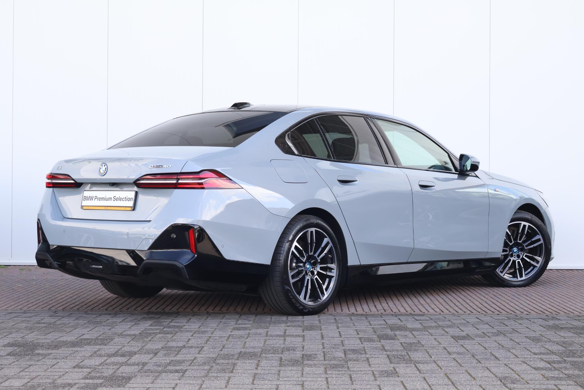 BMW i5