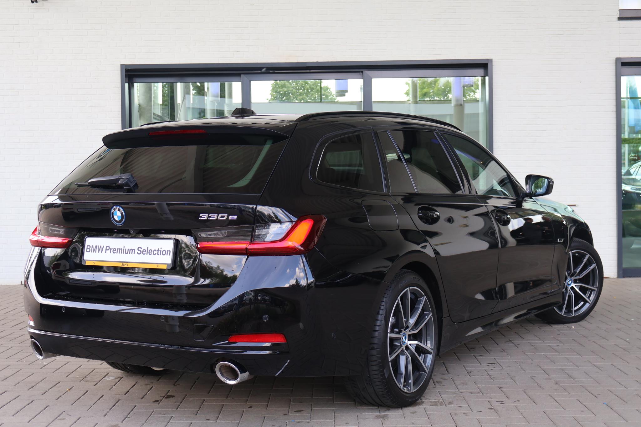 BMW 3 Serie Touring 330e - Afbeelding 2