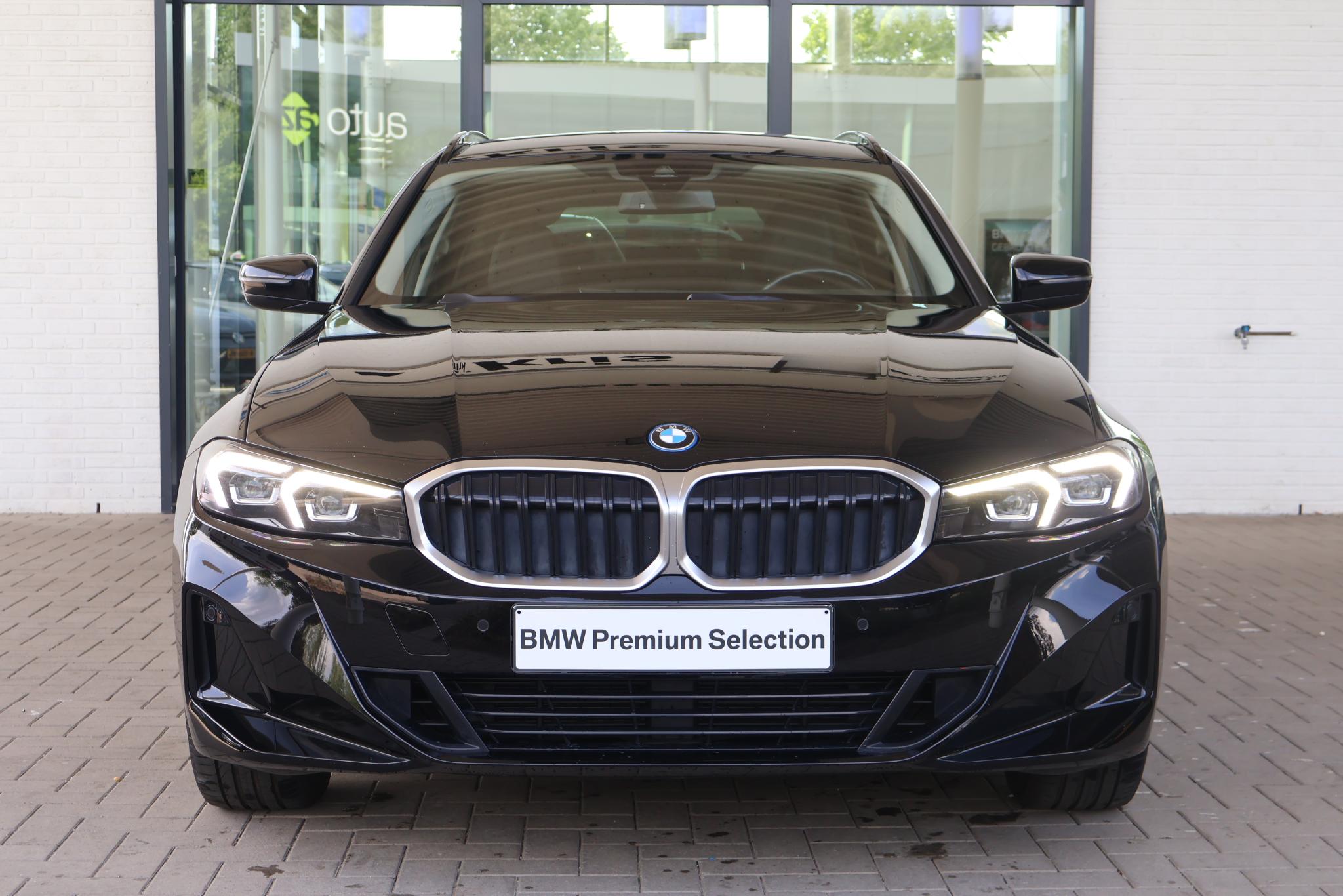 BMW 3 Serie Touring 330e - Afbeelding 3
