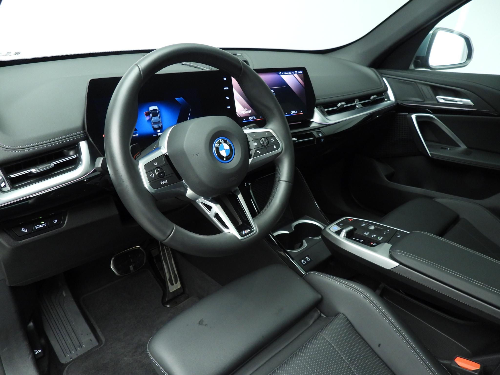 BMW iX1