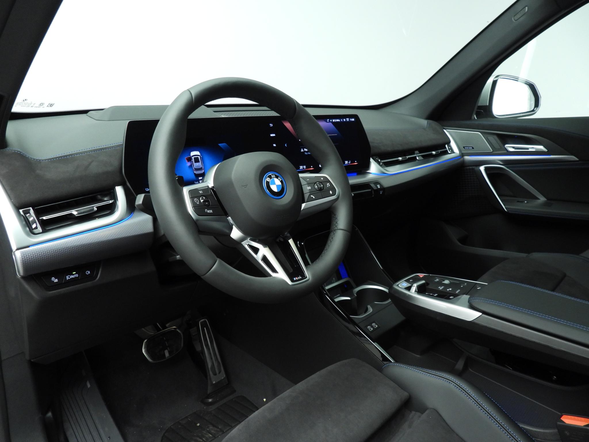 BMW iX1