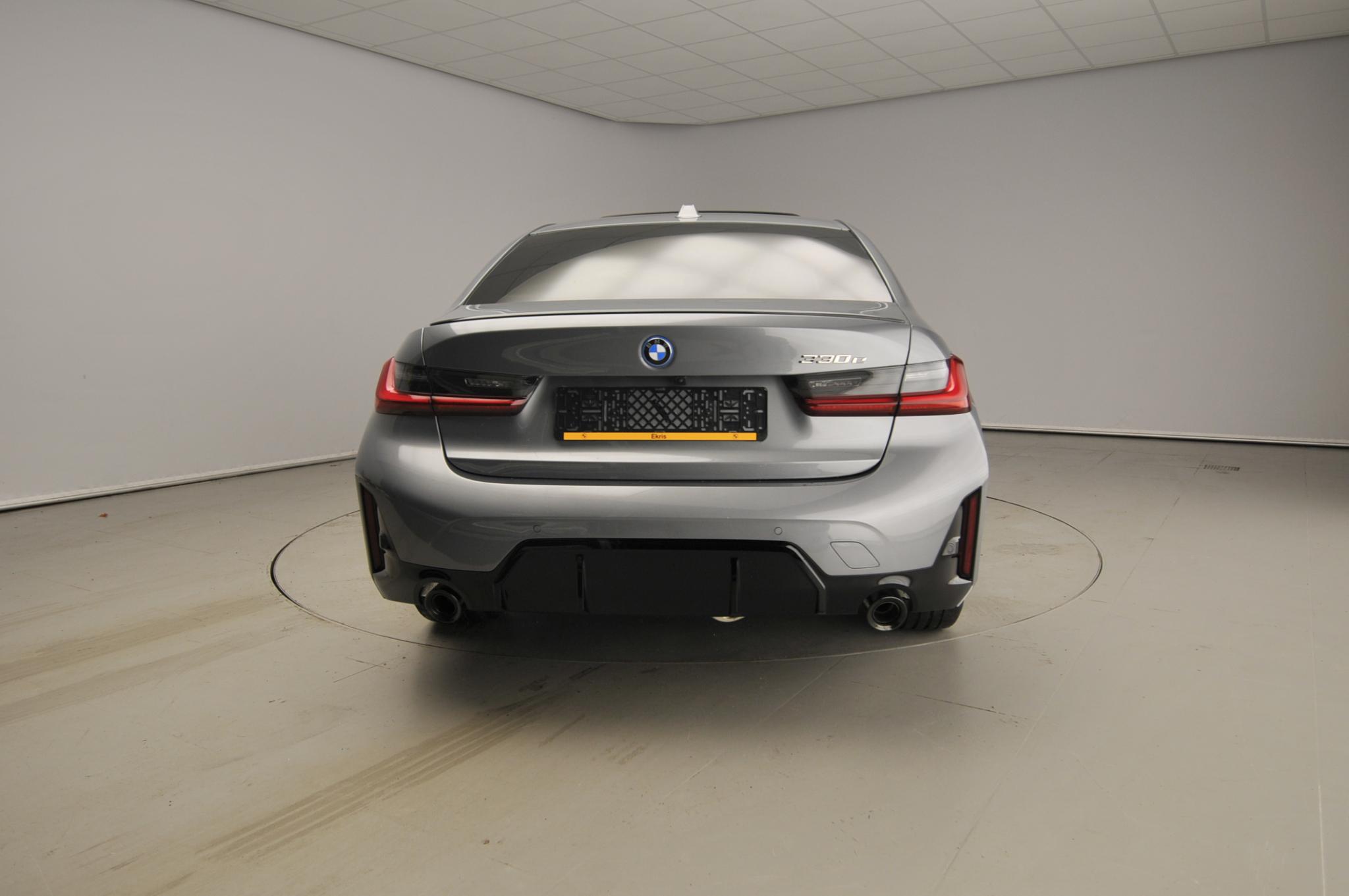 BMW 3 Serie Sedan 330e - Afbeelding 3