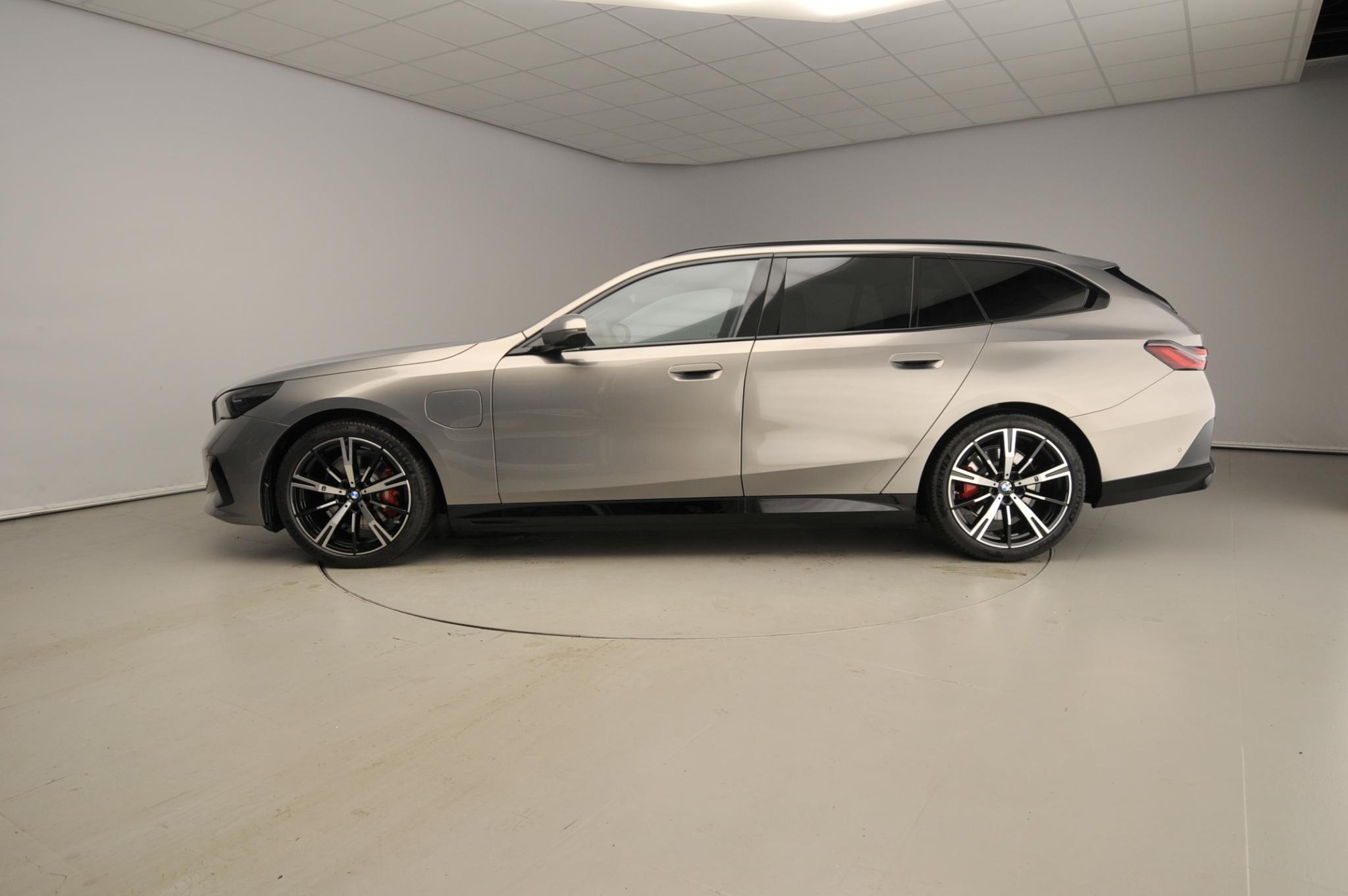BMW 5 Serie 530e Touring - Afbeelding 2