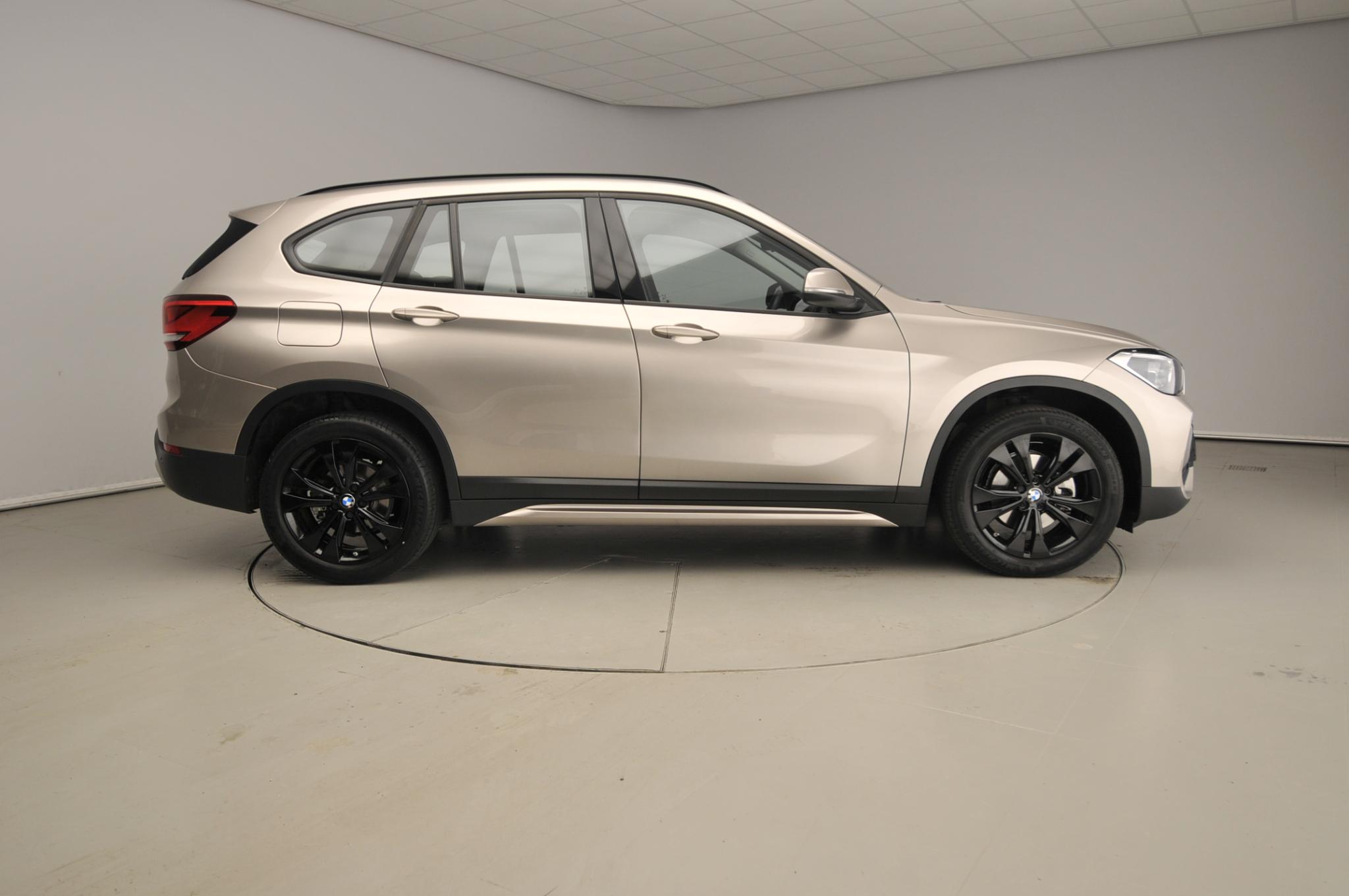 BMW X1 sDrive18i - Afbeelding 2