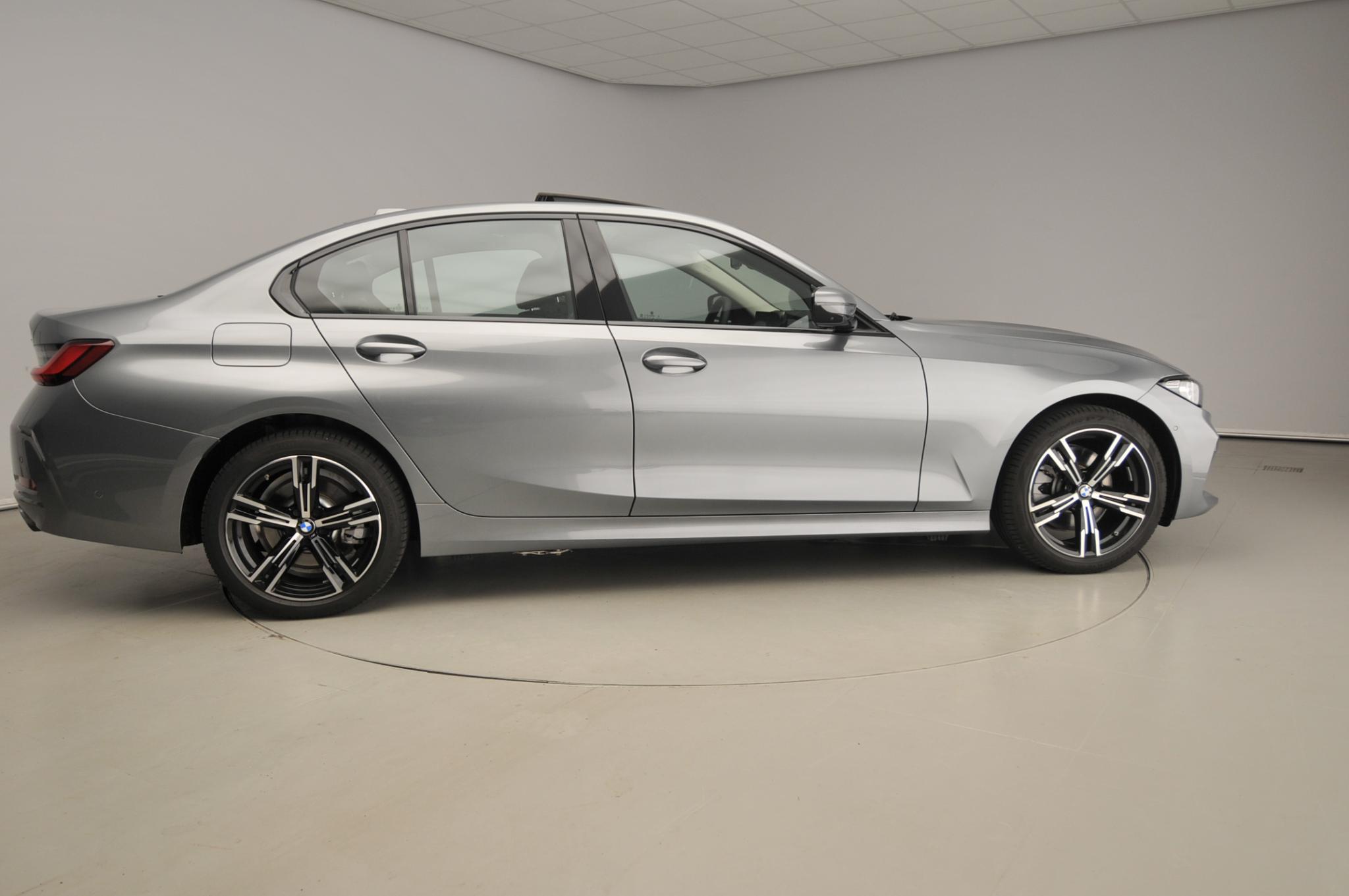 BMW 3 Serie Sedan 330e - Afbeelding 4