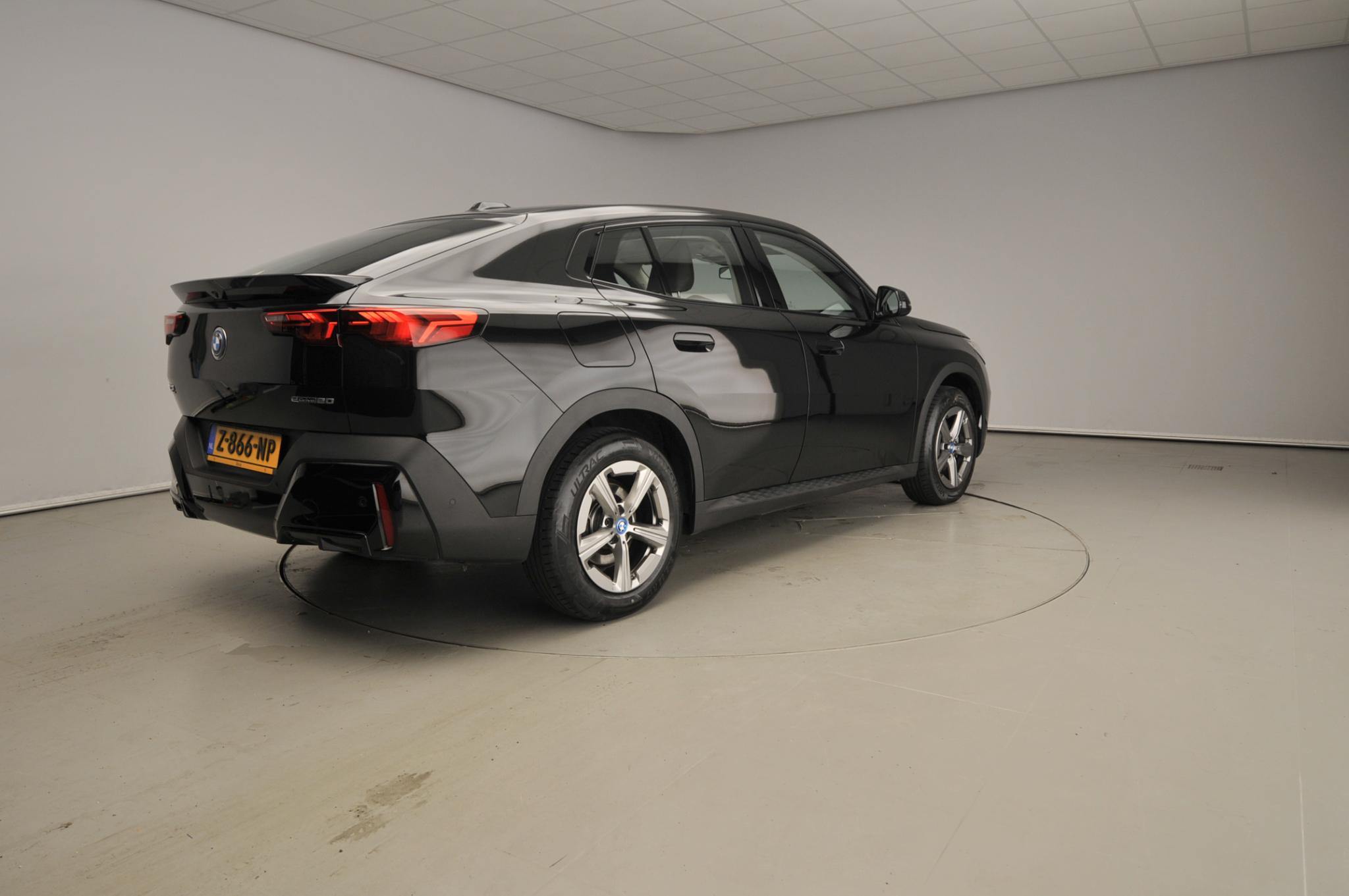 BMW iX2 eDrive20 - Afbeelding 2