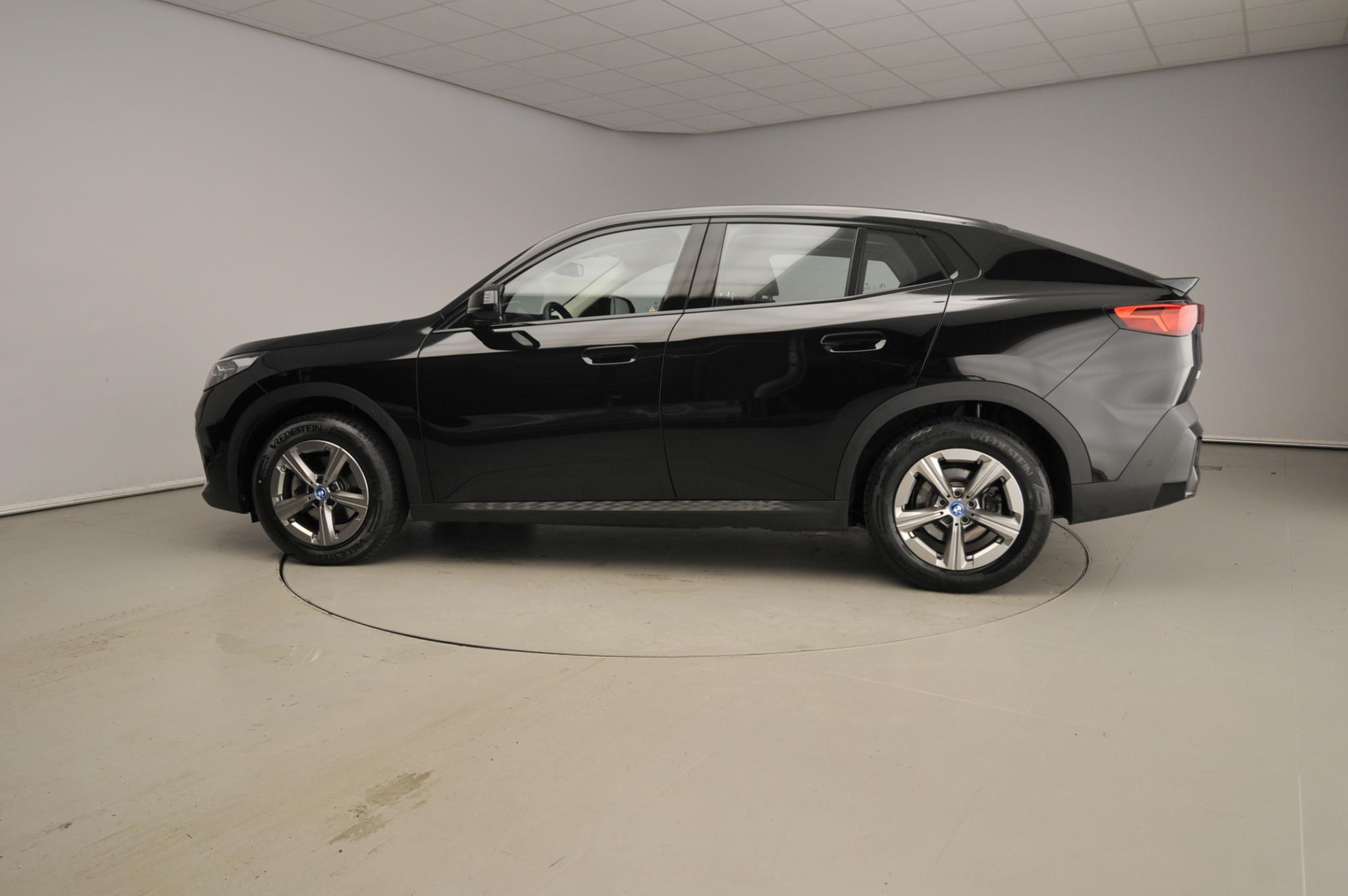 BMW iX2 eDrive20 - Afbeelding 3