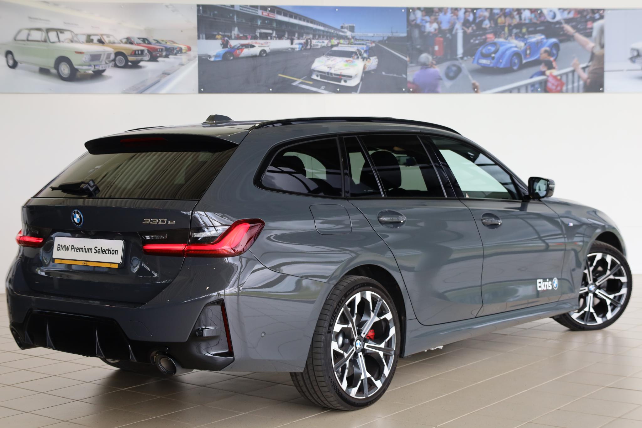 BMW 3 Serie Touring 330e - Afbeelding 2