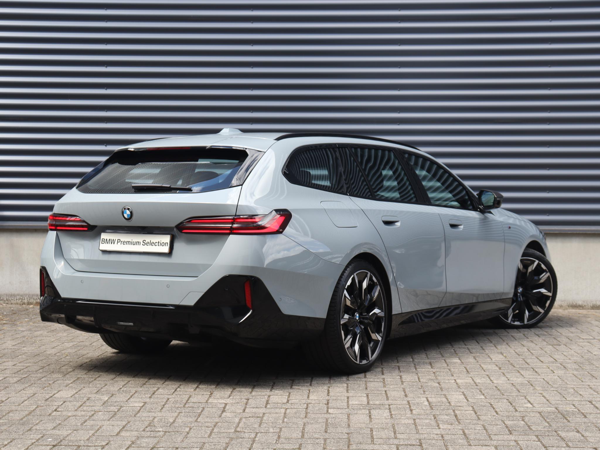 BMW i5 Touring M60 xDrive - Afbeelding 2
