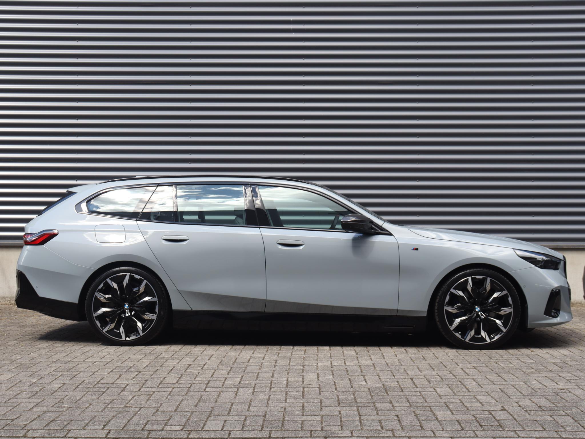 BMW i5 Touring M60 xDrive - Afbeelding 5