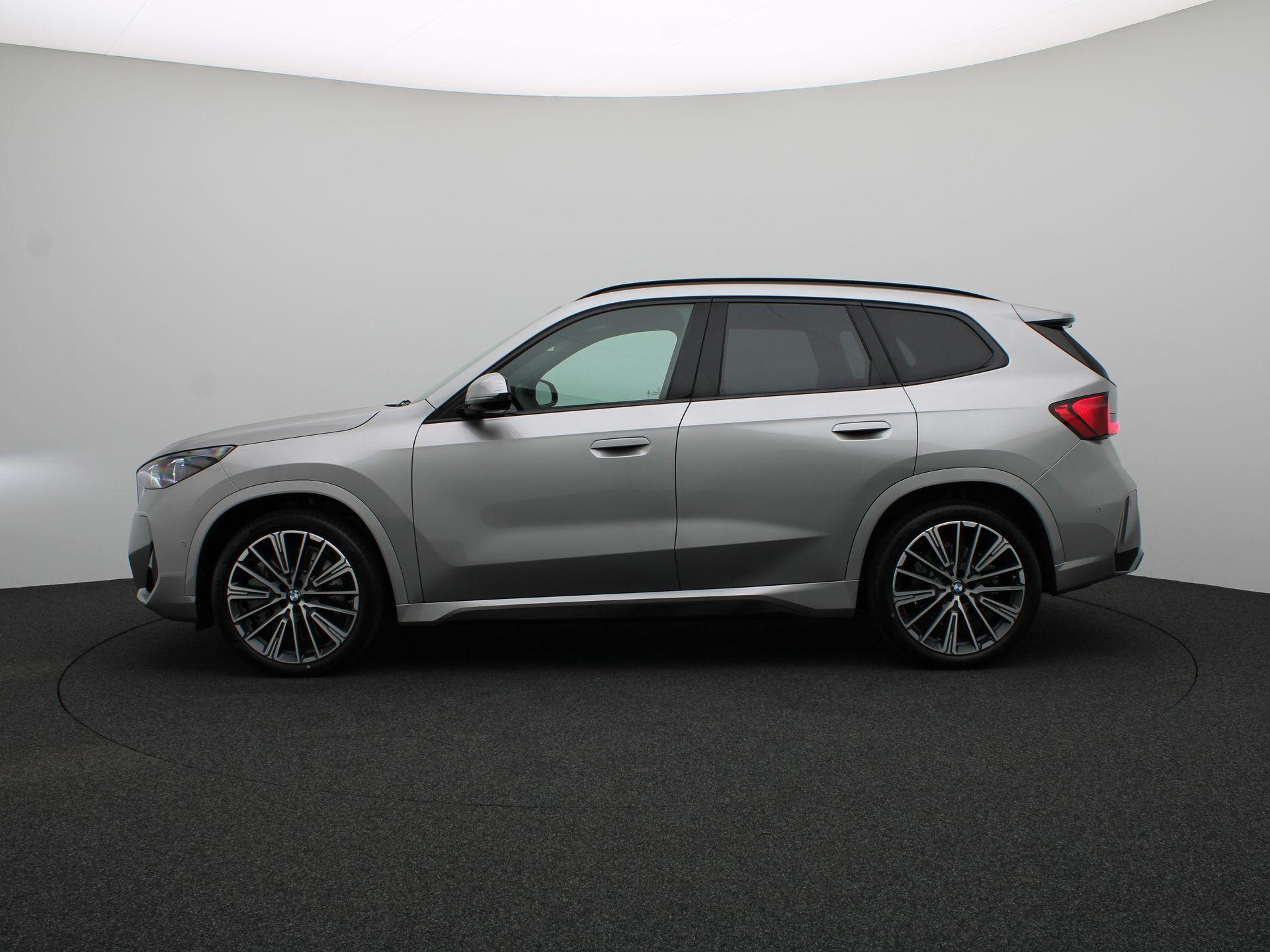 BMW iX1 eDrive20 - Afbeelding 4