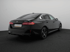BMW 5 Serie Sedan 550e xDrive - Afbeelding 2