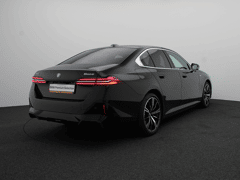 BMW 5 Serie Sedan 550e xDrive - Afbeelding 2