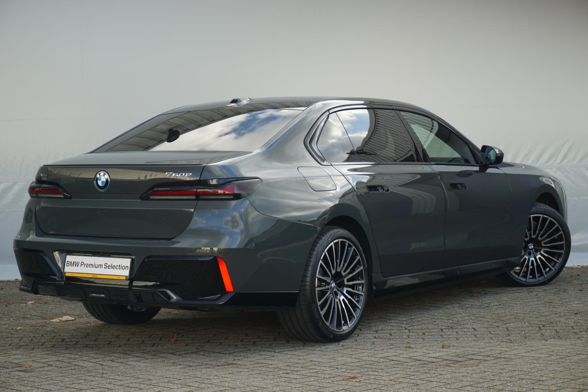 BMW 7 Serie Sedan 750e xDrive - Afbeelding 2
