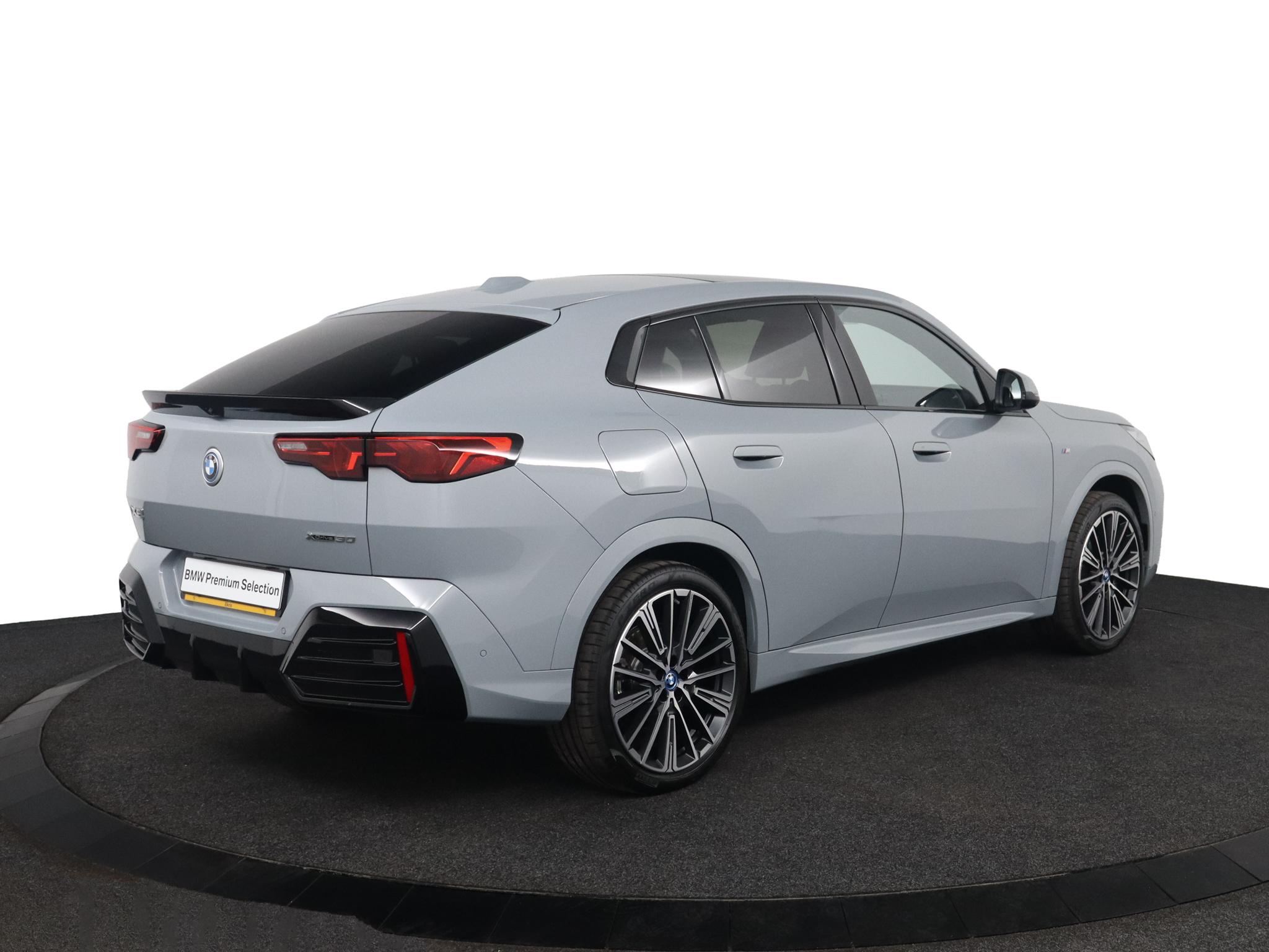 BMW iX2 xDrive30 M Sport Edition - Afbeelding 2