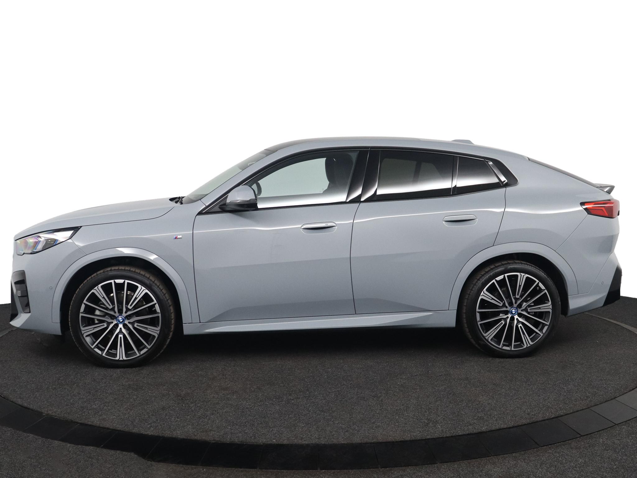 BMW iX2 xDrive30 M Sport Edition - Afbeelding 3