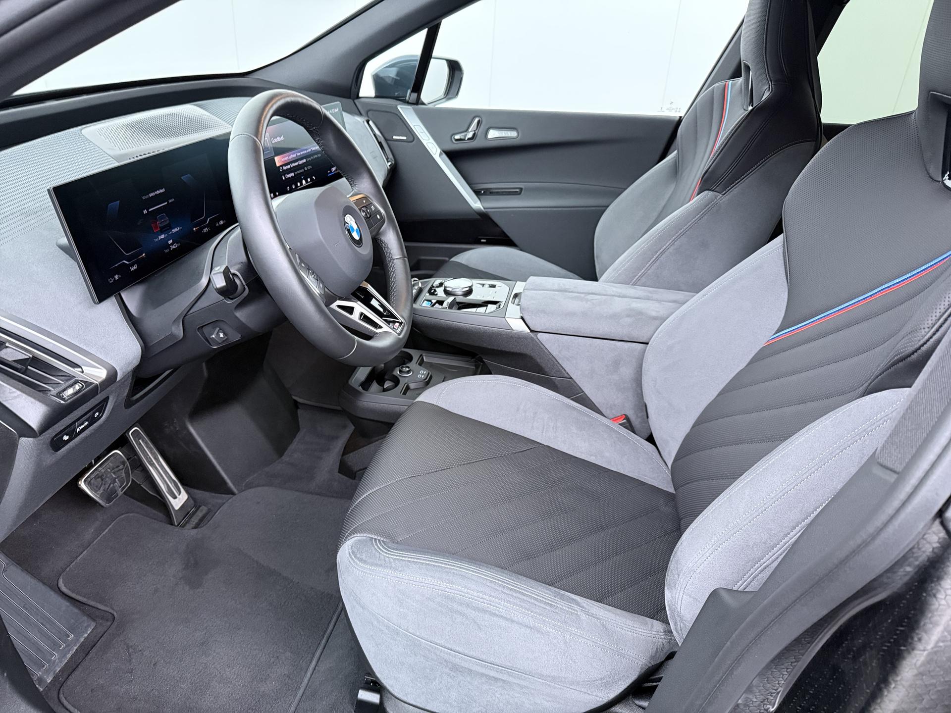 BMW iX xDrive45 101 kWh - Afbeelding 4