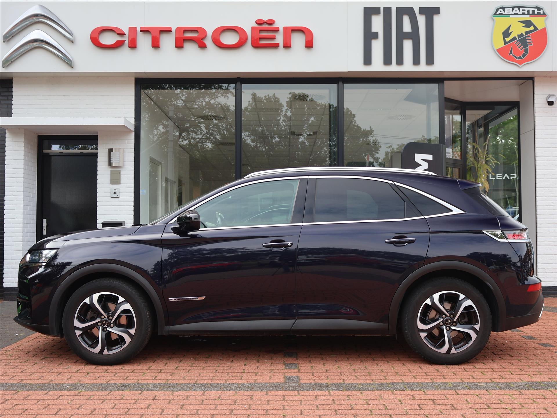 DS DS 7 Crossback Puretech 180PK EAT8 Automaat So Chic Rivoli, Rijklaarprijs | Panoramadak | Leder | Trekhaak | Navigatie | DAB+ - Afbeelding 2