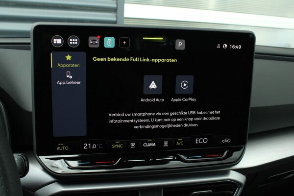 Apple Carplay/Android Auto Apple Carplay/Android Auto