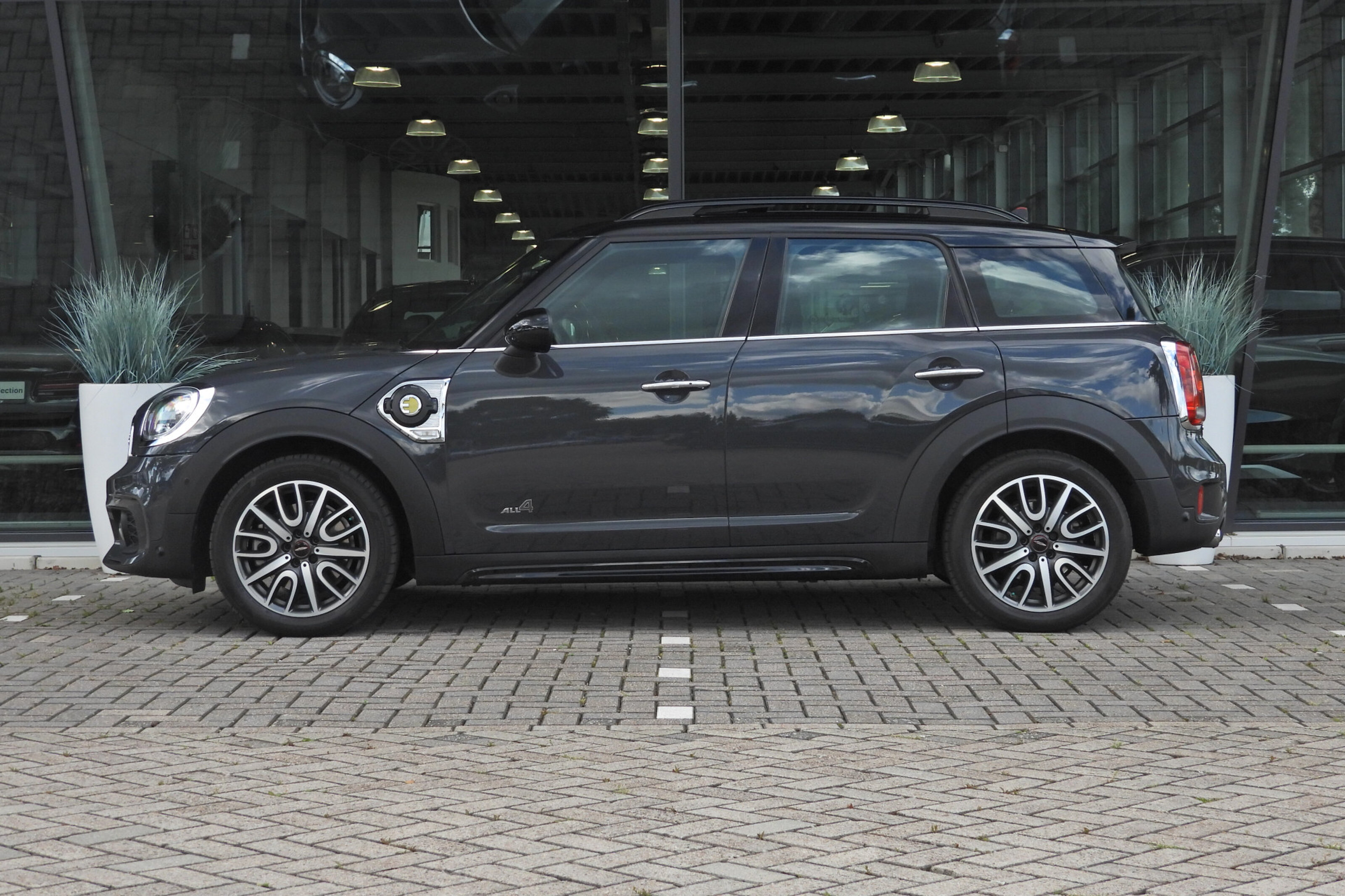 MINI Countryman Cooper SE ALL4 JCW Automaat