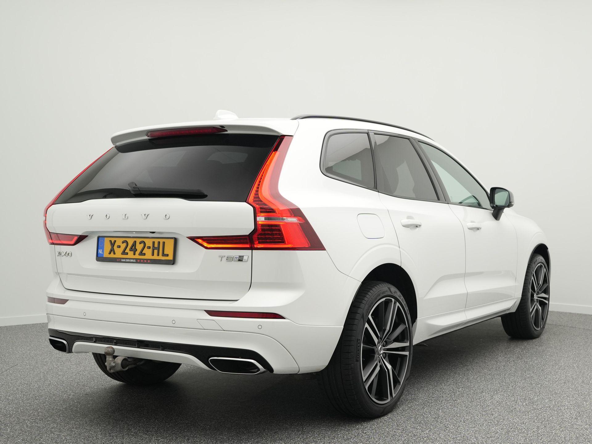 Volvo XC60 2.0 T8 Twin Engine AWD R-design - Afbeelding 3