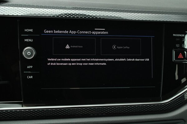 Apple Carplay/Android Auto Apple Carplay/Android Auto