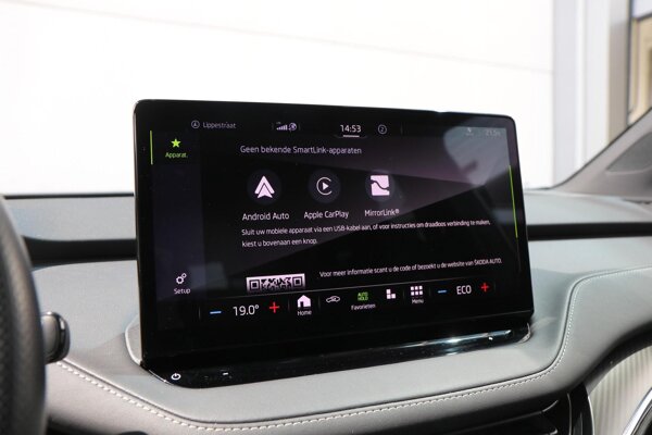 Apple Carplay/Android Auto Apple Carplay/Android Auto