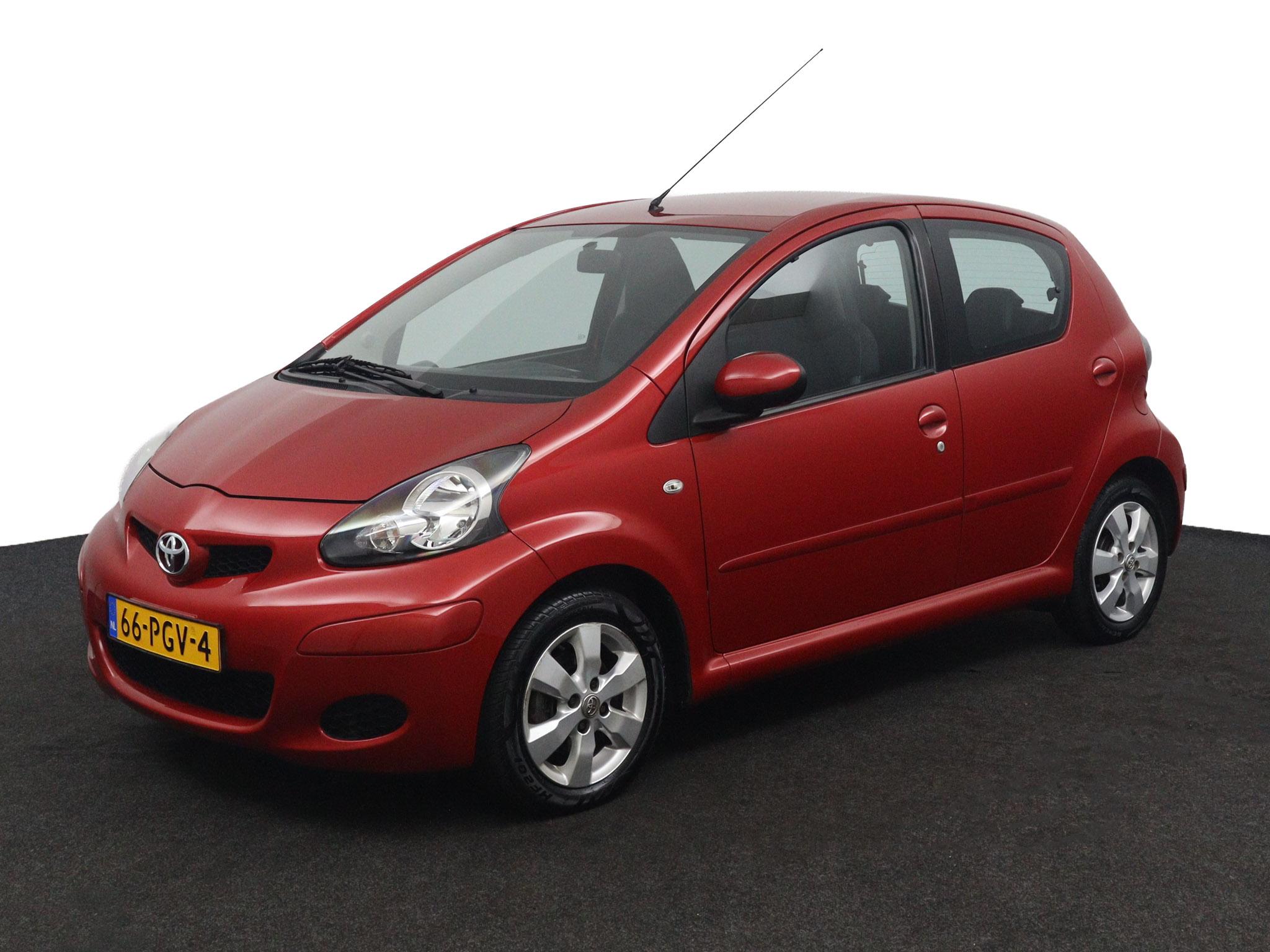 Toyota Aygo 1.0-12V Aspiration Red Navigator