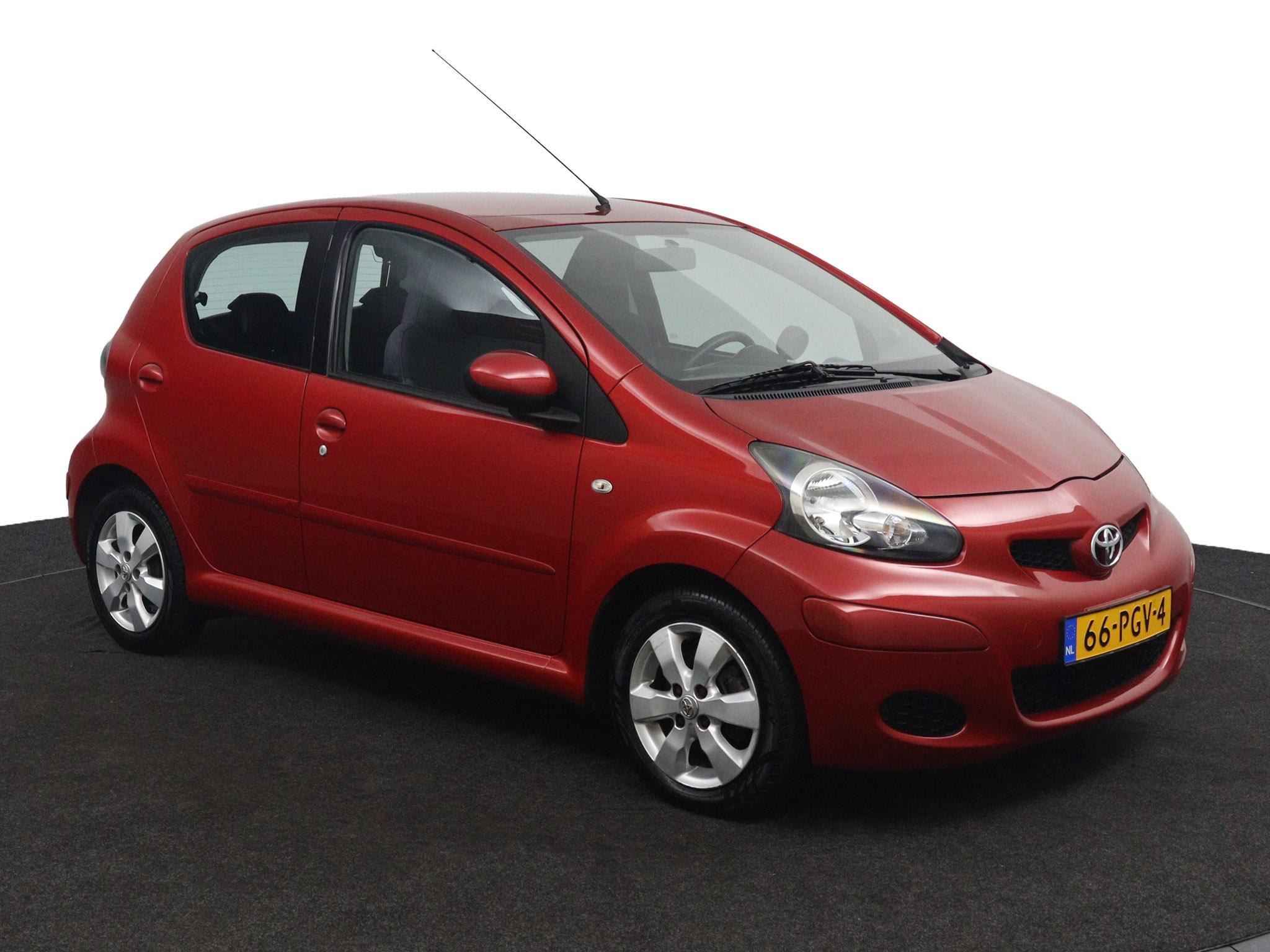 Toyota Aygo 1.0-12V Aspiration Red Navigator - Afbeelding 2