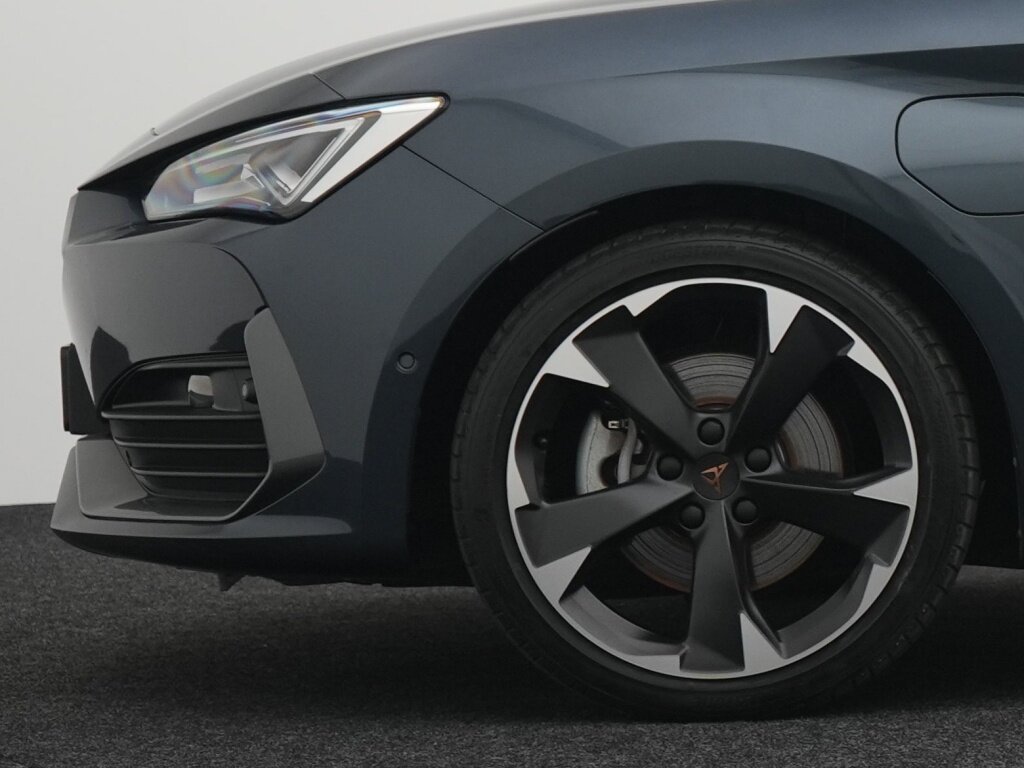 Cupra León