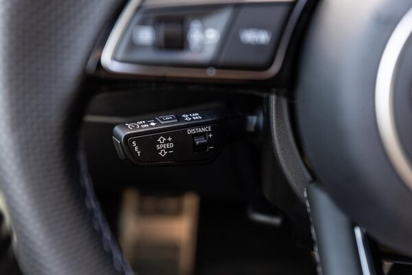 cruise control adaptief met Stop&Go cruise control adaptief met Stop&Go