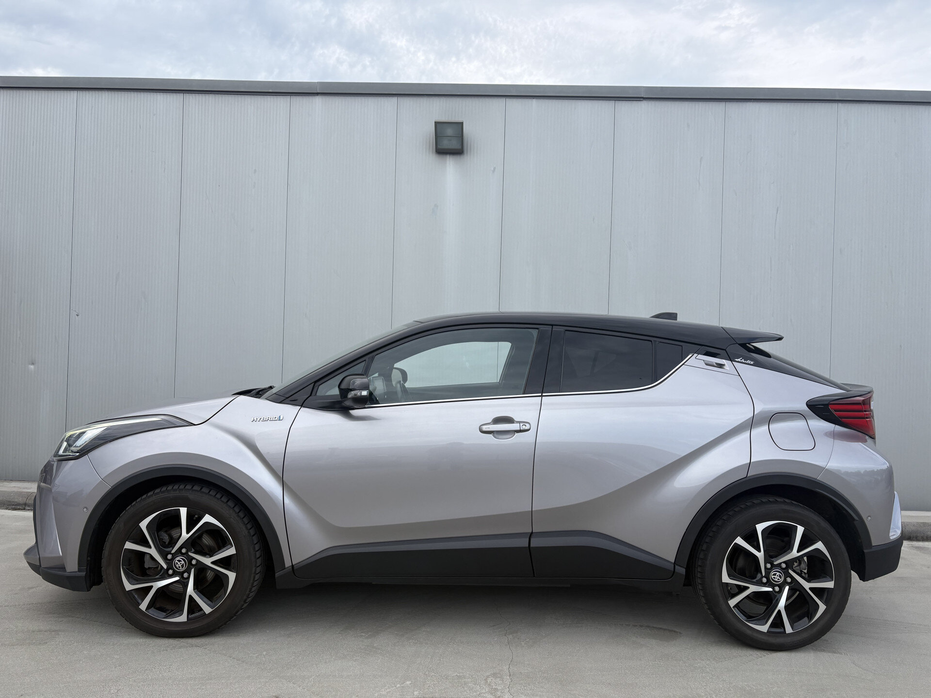 Toyota C-HR 1.8 Hybrid Bi-Tone Limted Automaat - Afbeelding 2