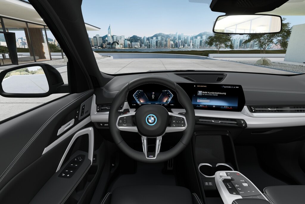 BMW iX1 8