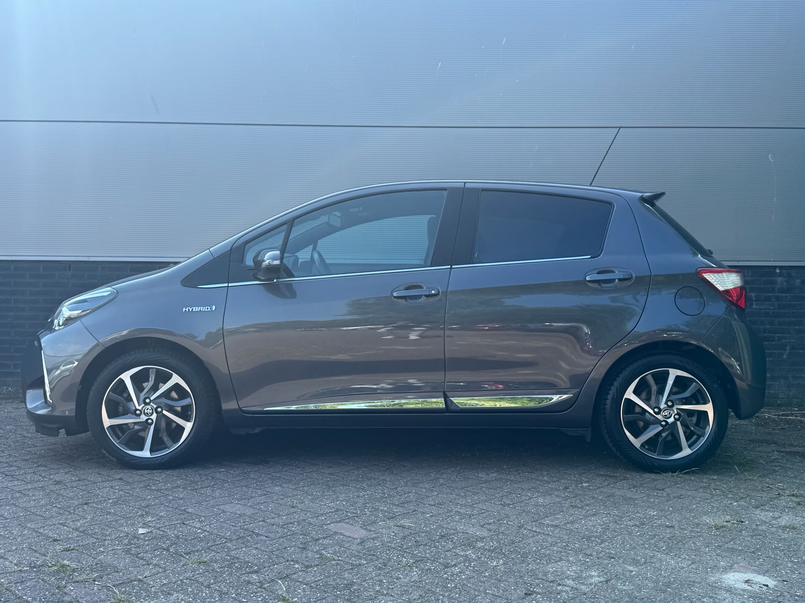 Toyota Yaris 1.5 Hybrid Premium - Afbeelding 2