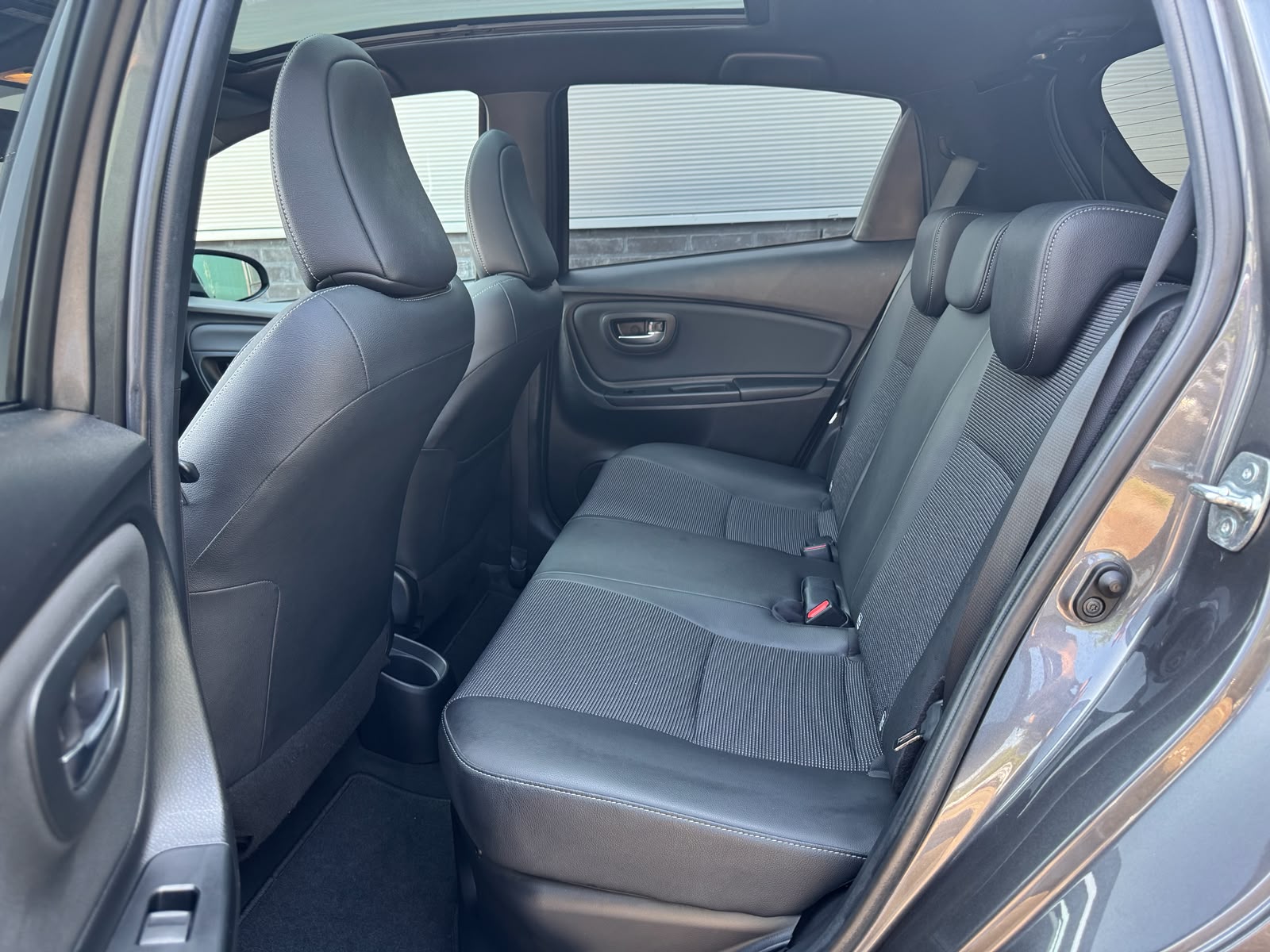 Toyota Yaris 1.5 Hybrid Premium - Afbeelding 5