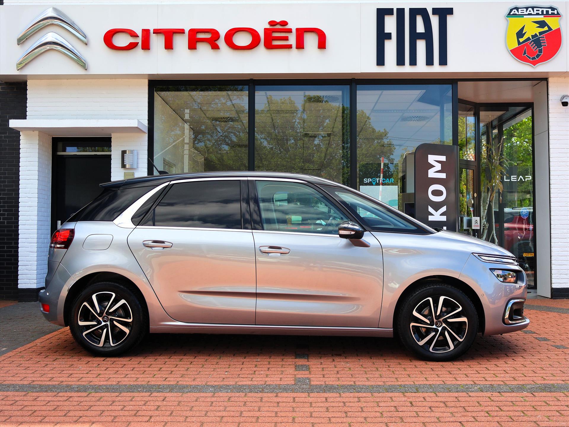 Citroën C4 Spacetourer PureTech 130PK S&S EAT8 Automaat Shine, Rijklaarprijs | Adaptieve Cruise | Trekhaak afn. | Navigatie | Two Tone - Afbeelding 3