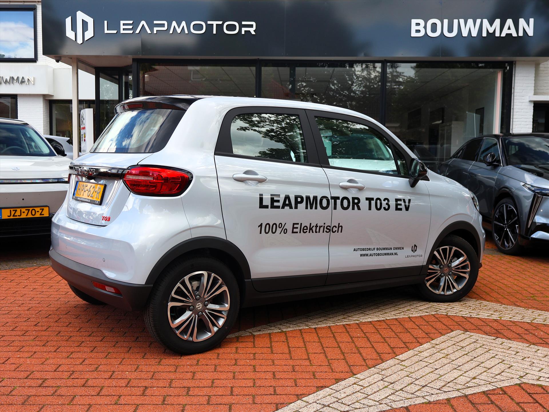 Leapmotor T03 EV 37,3 kWh 95PK Design, Rijklaarprijs | Camera | Navigatie | Panoramadak | Lichtmetalen wielen - Afbeelding 4