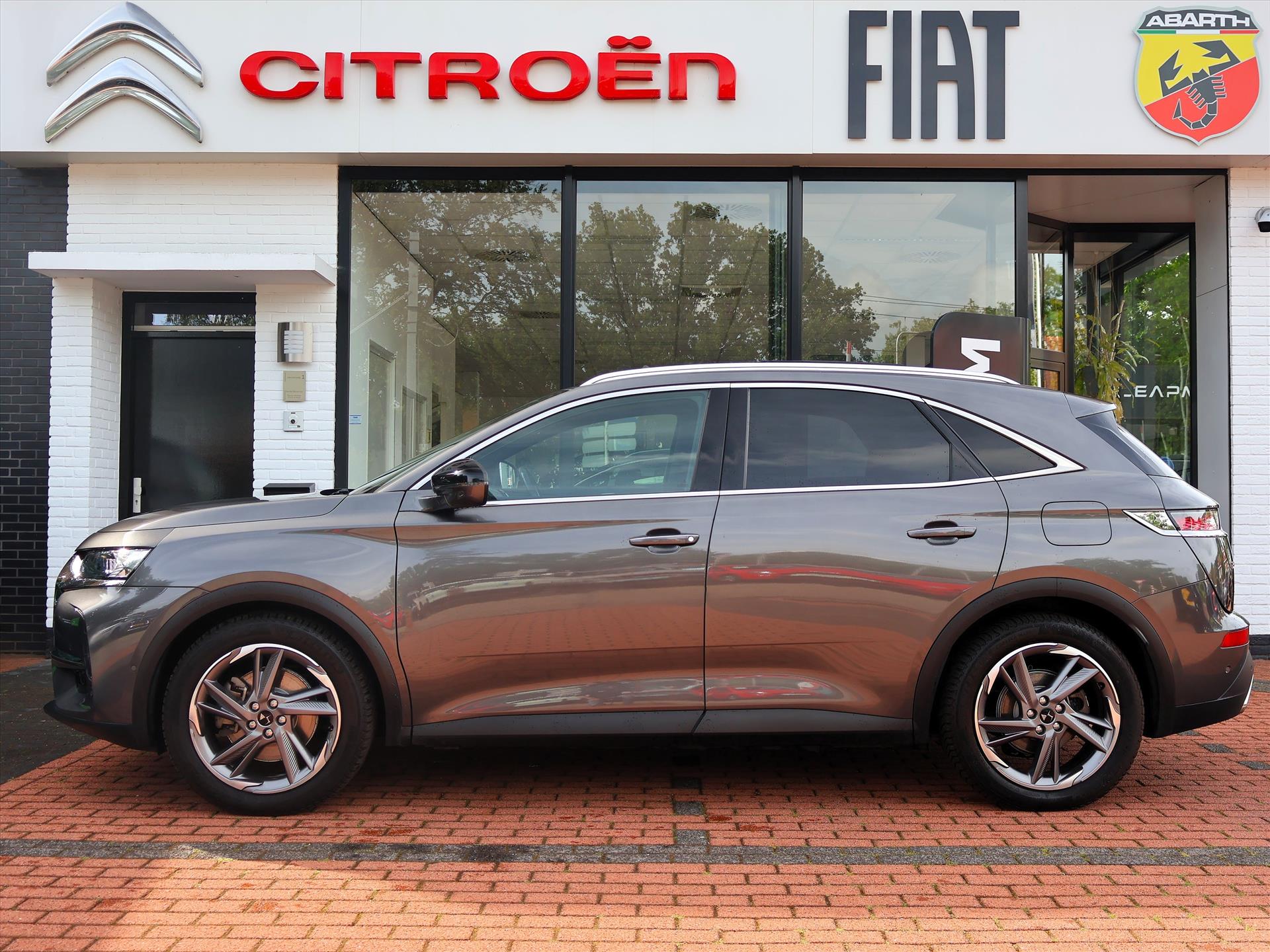 DS DS 7 Crossback E-TENSE Plug-in hybride 300PK e-EAT8 Automaat 4x4 Rivoli, Rijklaarprijs | Panoramdak | Leder | Navigatie | Full LED - Afbeelding 3